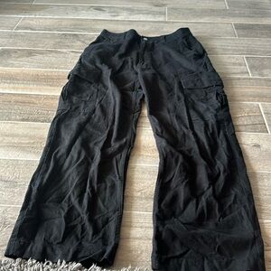 Black cargo pants with no rips